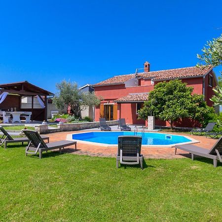 Villa Carla With Private Pool & Kids Playground - Pet Friendly Mutvoran Экстерьер фото