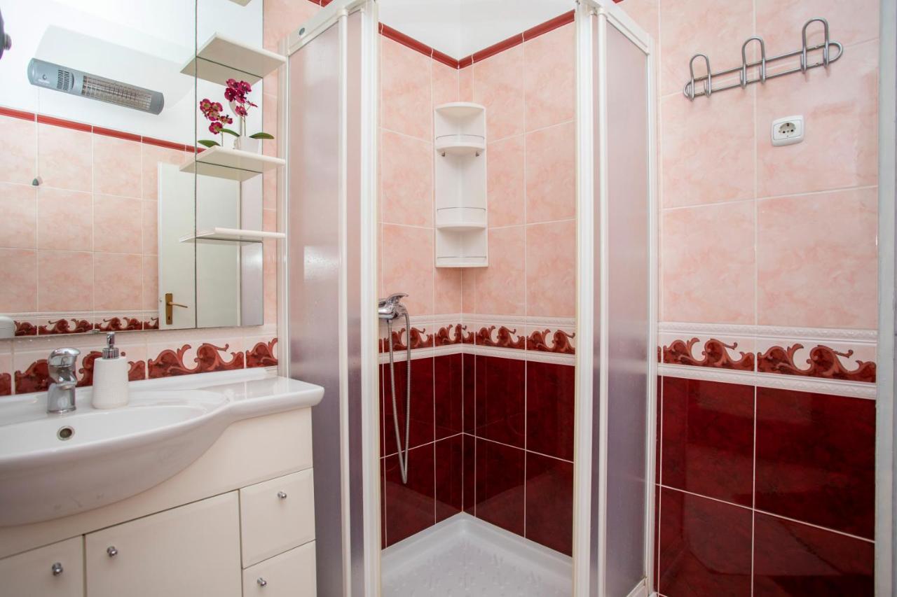 Villa Carla With Private Pool & Kids Playground - Pet Friendly Mutvoran Экстерьер фото