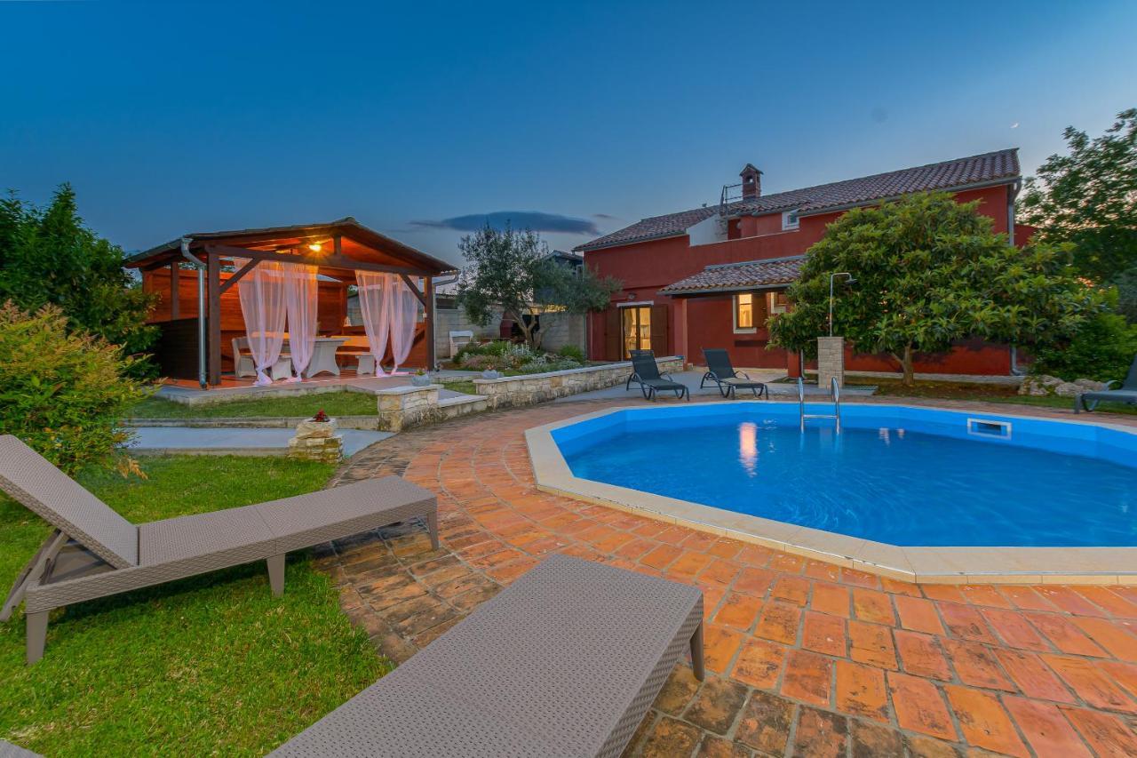 Villa Carla With Private Pool & Kids Playground - Pet Friendly Mutvoran Экстерьер фото
