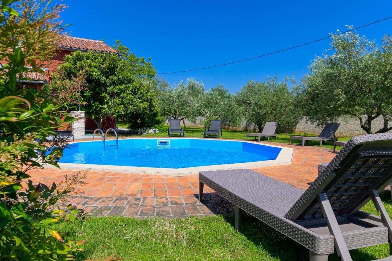 Villa Carla With Private Pool & Kids Playground - Pet Friendly Mutvoran Экстерьер фото