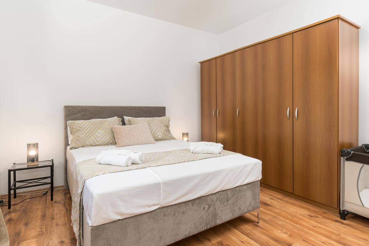 Villa Carla With Private Pool & Kids Playground - Pet Friendly Mutvoran Экстерьер фото