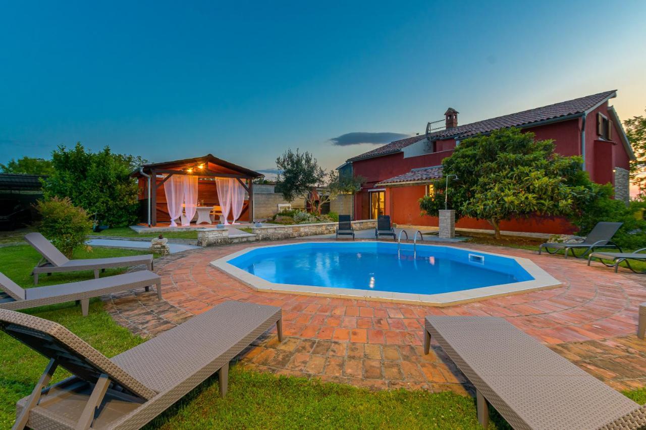 Villa Carla With Private Pool & Kids Playground - Pet Friendly Mutvoran Экстерьер фото