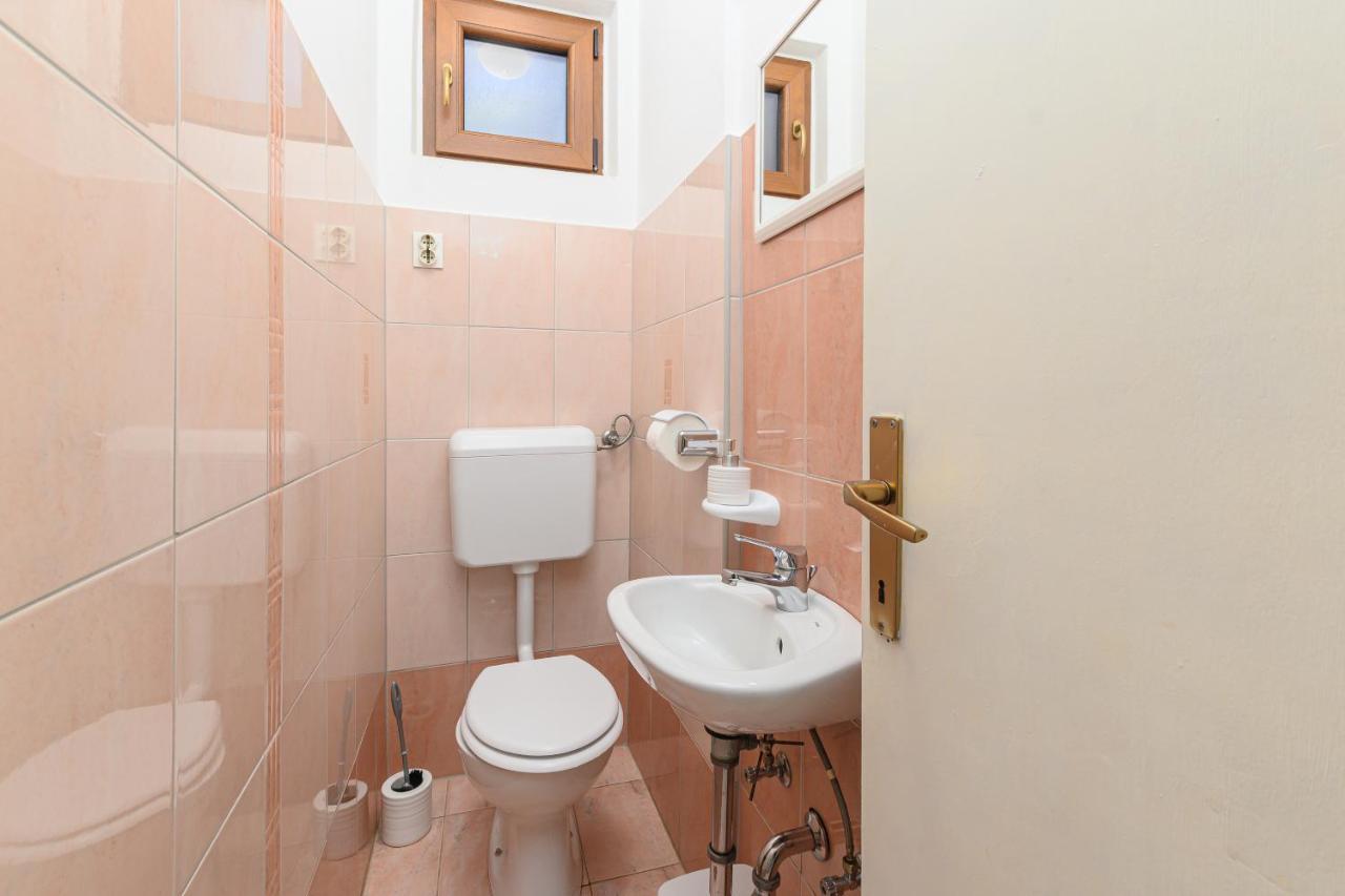 Villa Carla With Private Pool & Kids Playground - Pet Friendly Mutvoran Экстерьер фото