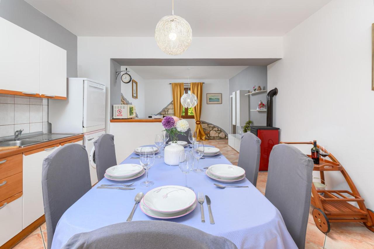 Villa Carla With Private Pool & Kids Playground - Pet Friendly Mutvoran Экстерьер фото
