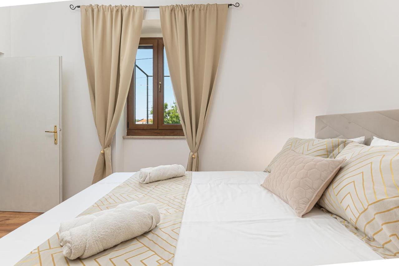 Villa Carla With Private Pool & Kids Playground - Pet Friendly Mutvoran Экстерьер фото